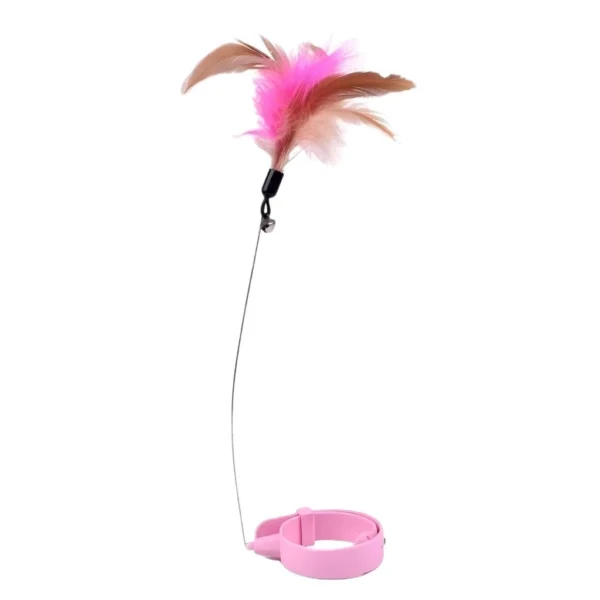 sg-11134201-825zo-ml6kbuffk4r303.webp Head mounted cat teaser toy that hangs around your neck easily freeing your hands with a bendable rod